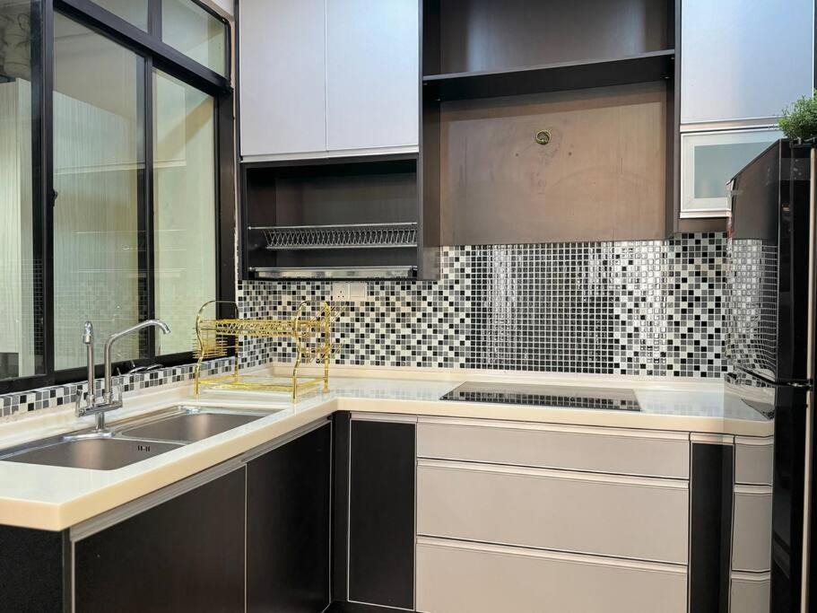 Apartamento Minumum 7Days 3Br At Pju 10 Damansaradamai Petaling Jaya Exterior foto